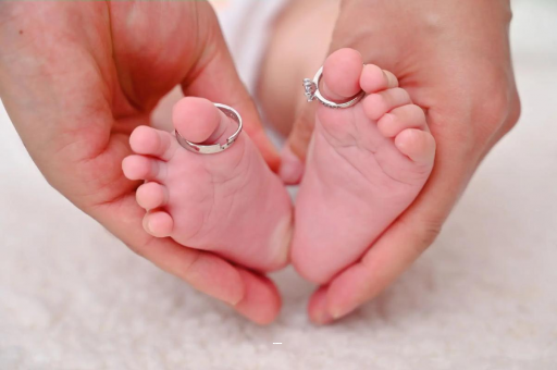 专业助孕公司怎么给宝宝称体重